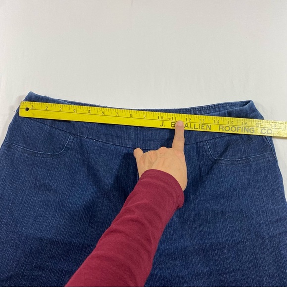 Soft Surroundings Pull on pants Spandex Elastic waistband Denim Pants size Large - Picture 5 of 9